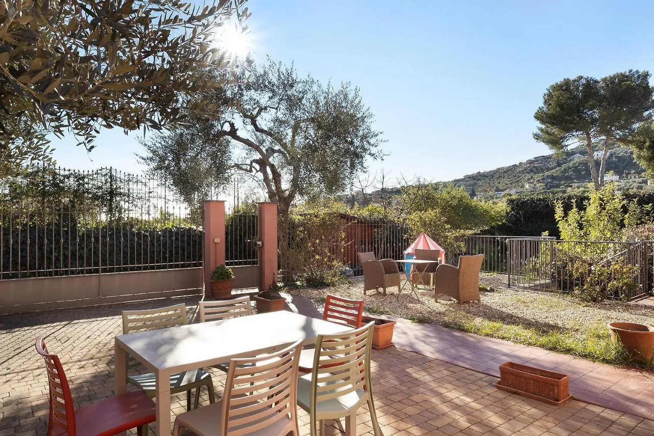 Casa Girasole 600 Mt Dal Mare Apartment Imperia
